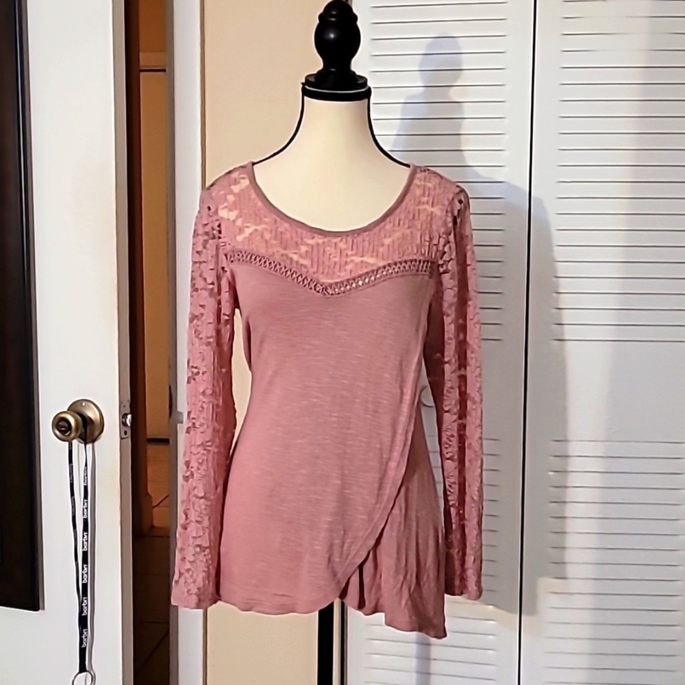 American Rag Cie Brand - Size M - Mauve - Woman's Lace Top